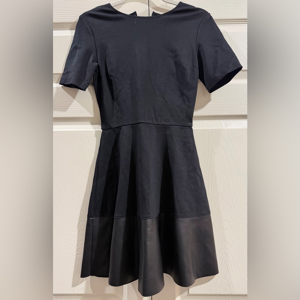 AQUA NWT A-Line Mini Dress Women's Sz S Black Short Sleeve Back Zip Closure